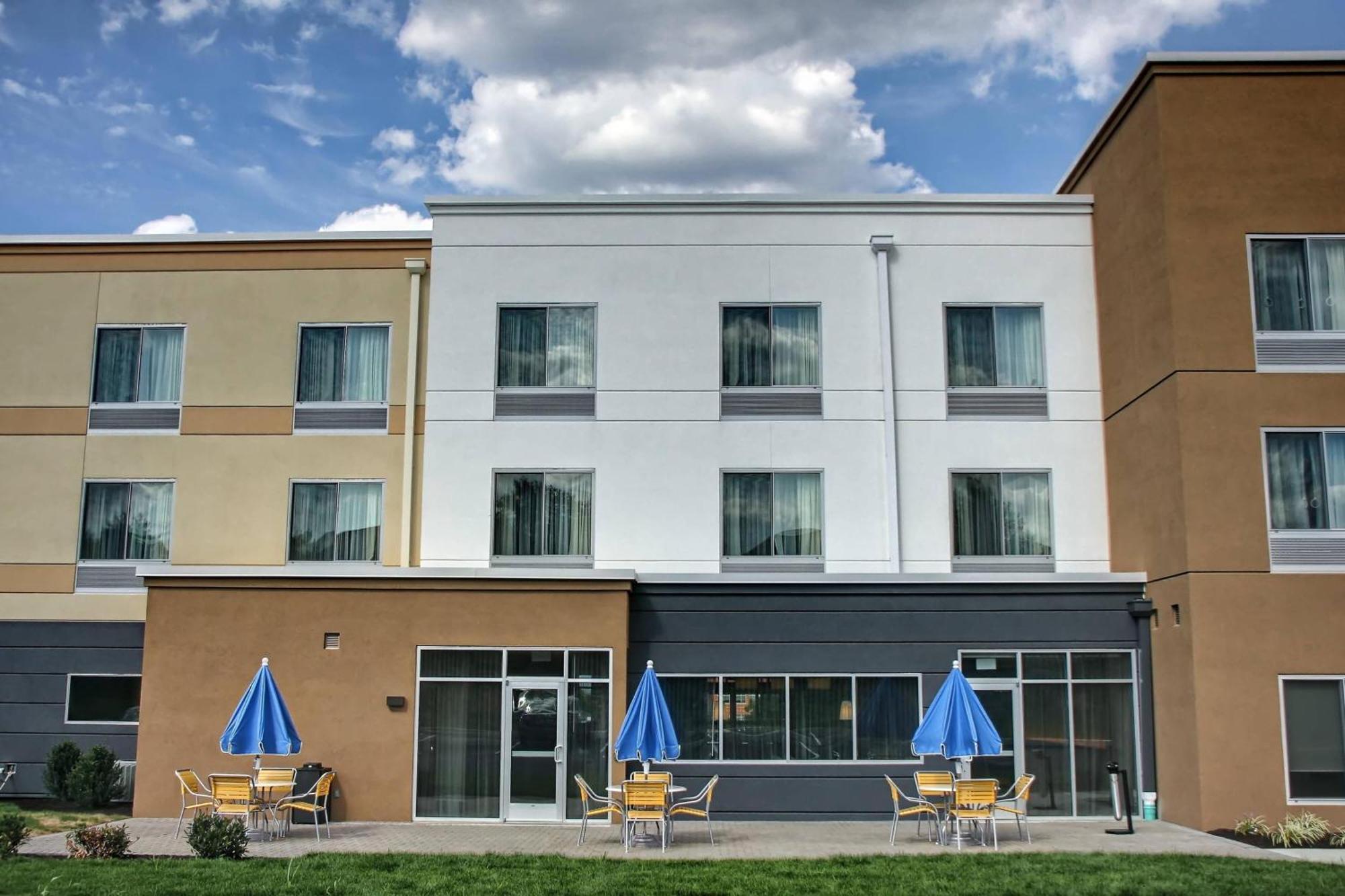Fairfield Inn & Suites By Marriott Reading Wyomissing Bagian luar foto